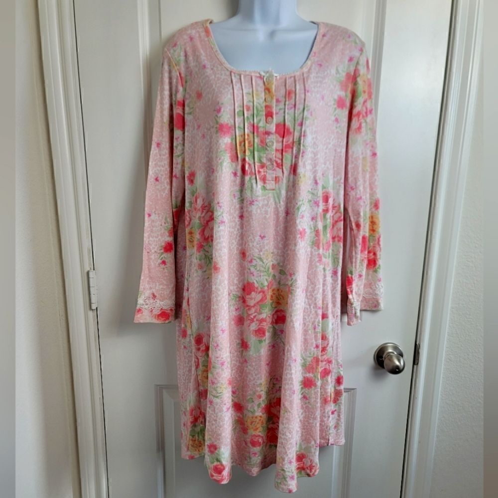 MISS ELAINE Floral Nightgown
